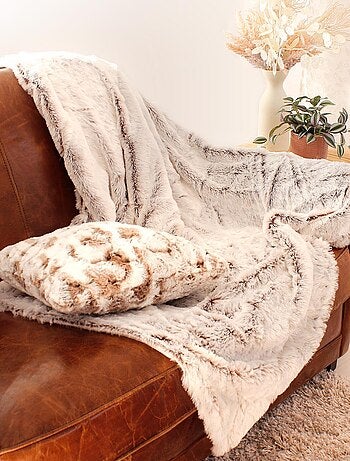 Coussin en imitation fourrure