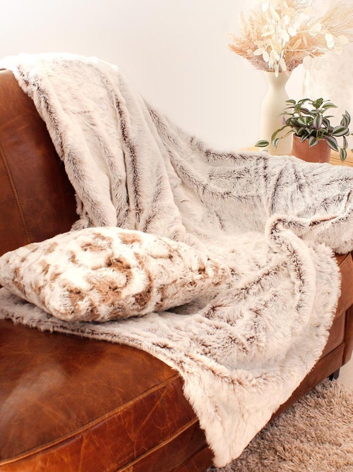 Coussin en imitation fourrure - Kiabi