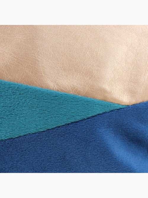 Coussin en velours bleu et doré 40cm - Kiabi Coussin en velours bleu et doré 40cm - Kiabi