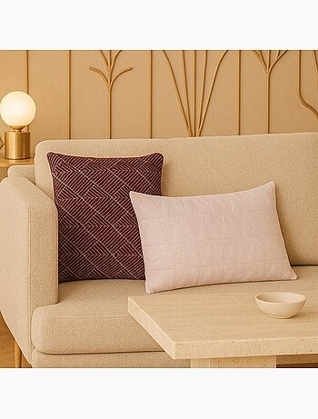 Coussin en velours brodé rose 30x50cm