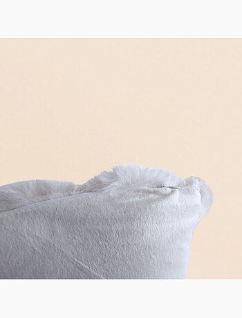 Coussin fausse fourrure 3d blanc 45x45cm
