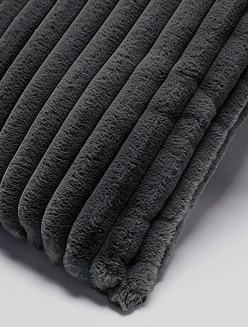 Coussin fausse fourrure côtelé ALBA 50x70