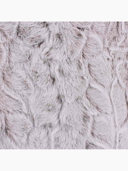 Coussin fausse fourrure motif peau de bête 40x40cm - Kiabi Coussin fausse fourrure motif peau de bête 40x40cm - Kiabi