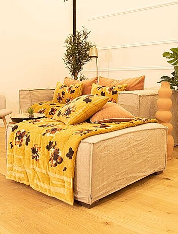 Coussin floral en velours