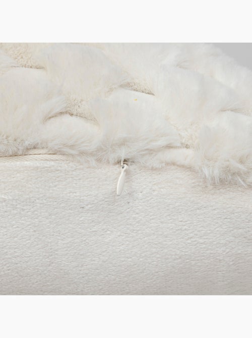 Coussin imitation fourrure ADRIEL - Kiabi Coussin imitation fourrure ADRIEL - Kiabi