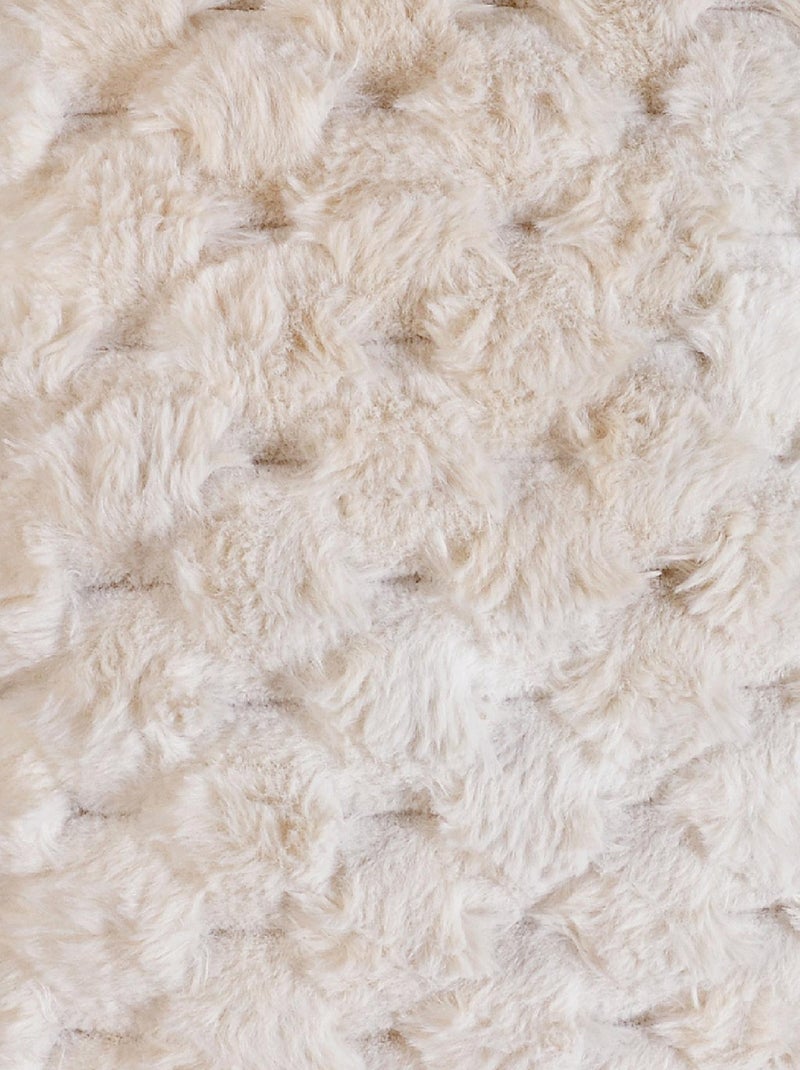 Coussin Imitation Fourrure avec Relief Géométrique Beige - Kiabi