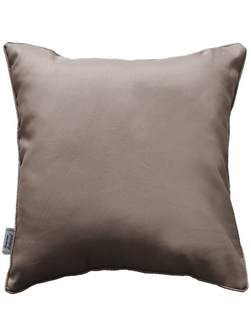 Coussin Passepoil uni Essentiel Top couleur Gris taupe - Kiabi