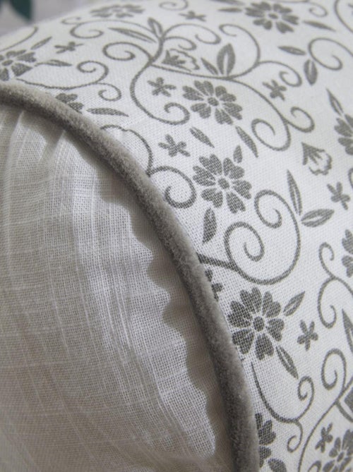 Coussin polochon déhoussable imprimé 'CHARME' 'TODAY' - Kiabi