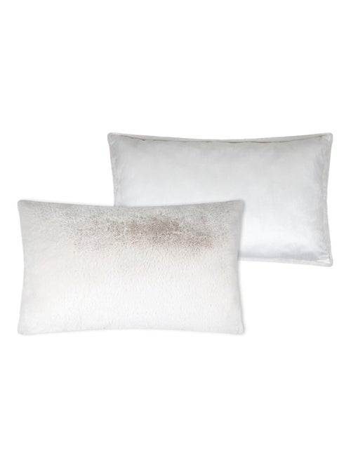 Coussin rectangulaire en fausse fourrure ultra moelleux - Kiabi