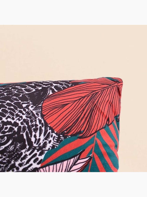 Coussin rectangulaire motifs jungle velours bordeau 70x30cm - Kiabi Coussin rectangulaire motifs jungle velours bordeau 70x30cm - Kiabi