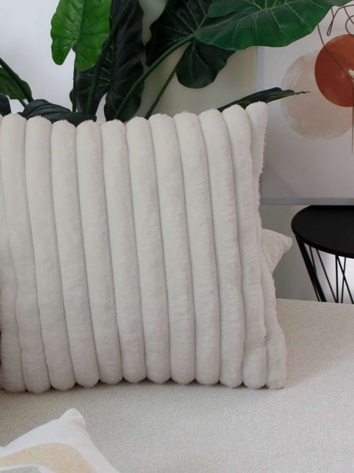 Coussin SELA imitiation fourrure - Kiabi