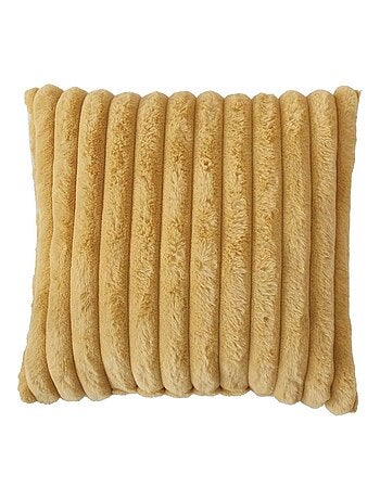 Coussin SELA imitiation fourrure