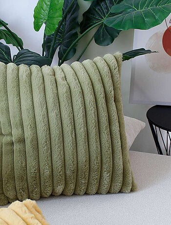 Coussin SELA imitiation fourrure