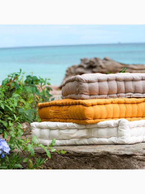 Coussin tapissier en coton 50x50x10 cm PANAMA par Soleil d'Ocre - Kiabi Coussin tapissier en coton 50x50x10 cm PANAMA par Soleil d'Ocre - Kiabi