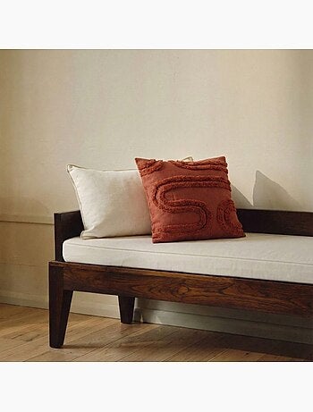 Coussin terracotta en relief 40x40cm