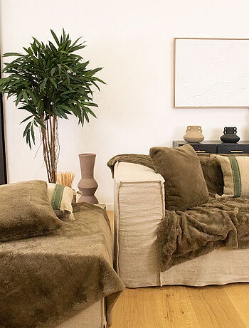 Coussin tout doux imitation fourrure