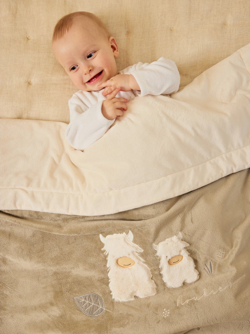 Couverture brodée kaki 100x140 cm en Veloudoux® Noukie's Vert - Kiabi