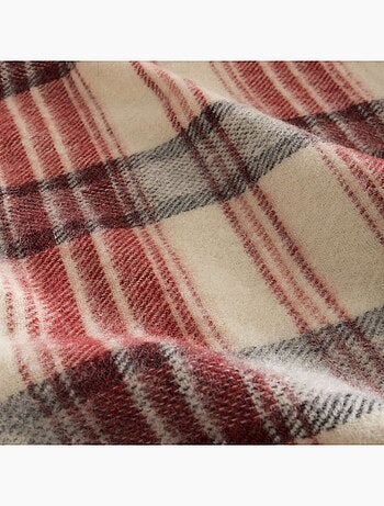 Couverture en laine tartan esprit montagne