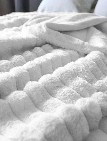 Couverture imitation fourrure et flanelle