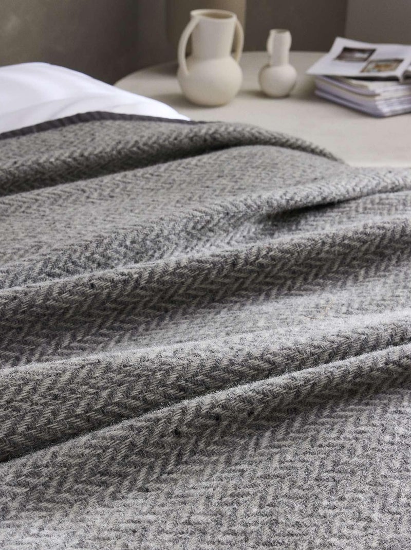 Couverture laine d'Agneau à chevrons Beige - Kiabi
