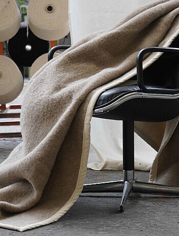 Couverture pur laine vierge blanchie PASTORALE