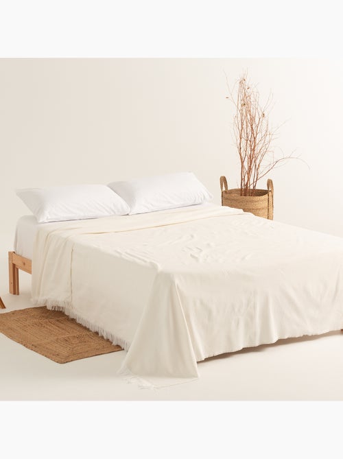 Couverture type Plaid, tissu texturé en fil teint, avec franges - Gamusi - Kiabi Couverture type Plaid, tissu texturé en fil teint, avec franges - Gamusi - Kiabi