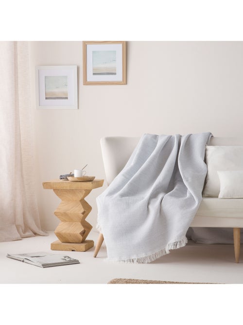 Couverture type Plaid, tissu texturé en fil teint en relief en nid d'abeille, avec franges - Gamusi - Kiabi Couverture type Plaid, tissu texturé en fil teint en relief en nid d'abeille, avec franges - Gamusi - Kiabi