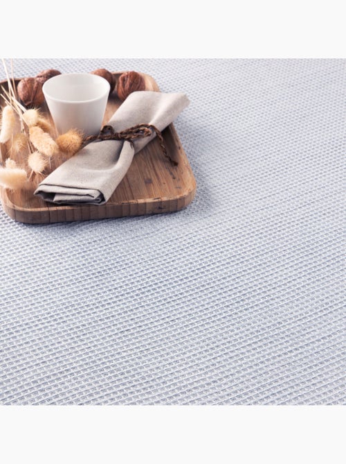 Couverture type Plaid, tissu texturé en fil teint en relief en nid d'abeille, avec franges - Gamusi - Kiabi Couverture type Plaid, tissu texturé en fil teint en relief en nid d'abeille, avec franges - Gamusi - Kiabi