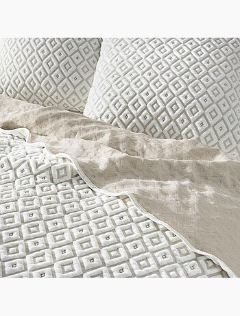 Couvre lit 2 pers matelassé + 2 housses de coussin - Joana