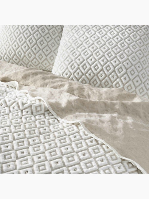 Couvre lit 2 pers matelassé + 2 housses de coussin - Joana - Kiabi