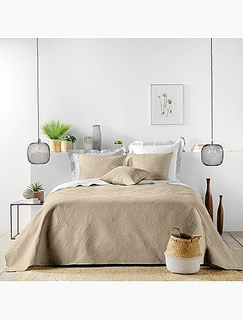 Couvre-lit 2 personnes matelassé 240x260 microfibre Romane coloris lin