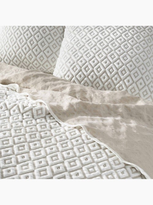 Couvre-lit 2 personnes matelassé 240x260 + taies jersey microfibre Joana - Kiabi