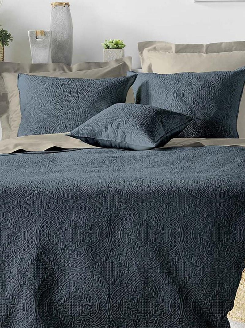 Couvre-lit 2 personnes matelassé  microfibre unie Romane bleu Bleu - Kiabi
