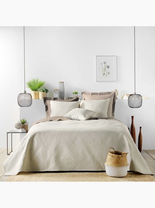 Couvre-lit 2 personnes matelassé microfibre unie Romane naturel - Kiabi Couvre-lit 2 personnes matelassé microfibre unie Romane naturel - Kiabi