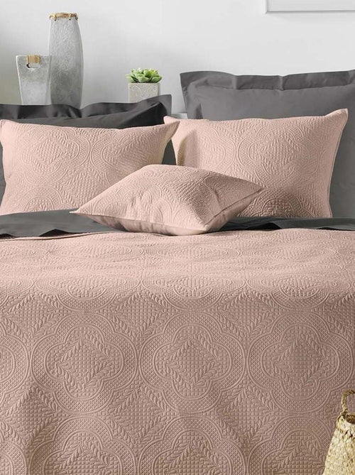 Couvre-lit 2 personnes matelassé  microfibre unie Romane rose - Kiabi