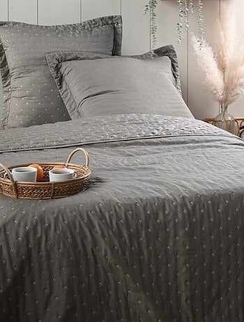 Couvre lit boutis réversible 260x240 avec 2 taies d'oreiller