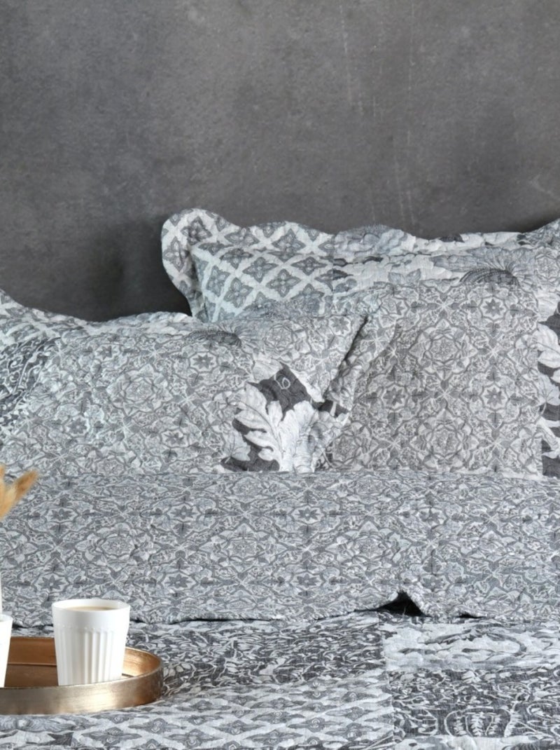Couvre lit boutis réversible 260x240 avec 2 taies OCTAVIA Gris - Kiabi