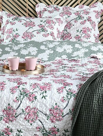 Couvre lit boutis réversible avec 2 taies d'oreiller