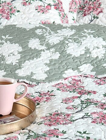 Couvre lit boutis réversible avec 2 taies d'oreiller