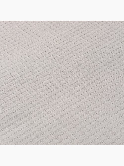 Couvre-lit en coton uni, tissu texturé à carreaux. - Kiabi Couvre-lit en coton uni, tissu texturé à carreaux. - Kiabi