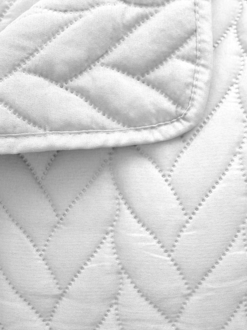 Couvre lit en microfibre dessin par ultrason Blanc - Kiabi