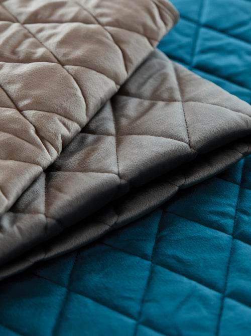 Couvre-Lit et Taies d'Oreiller en Velours Matelassé - Kiabi Couvre-Lit et Taies d'Oreiller en Velours Matelassé - Kiabi