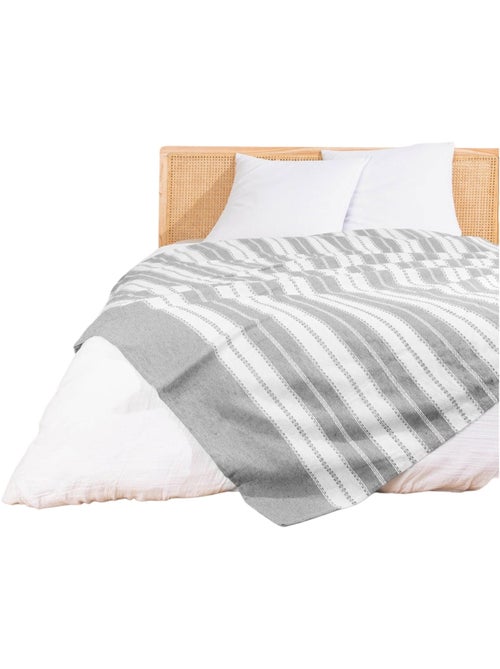 Couvre lit jacquard Collection Abby - Kiabi Couvre lit jacquard Collection Abby - Kiabi