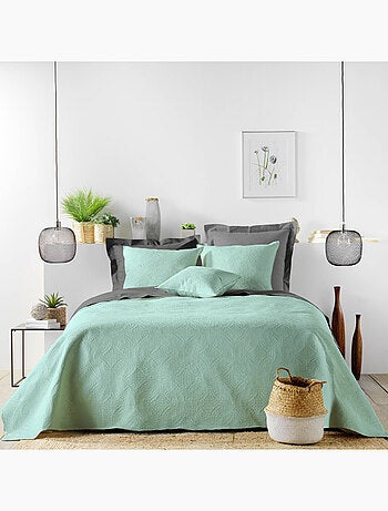 Couvre-lit matelassé + 2 housses de coussin en microfibre unie Romane