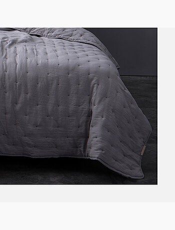 Couvre lit matelassé et moelleux