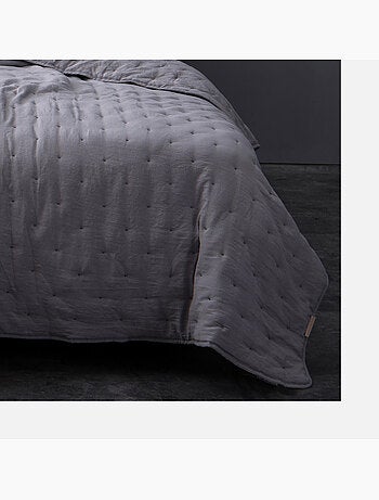 Couvre lit matelassé et moelleux