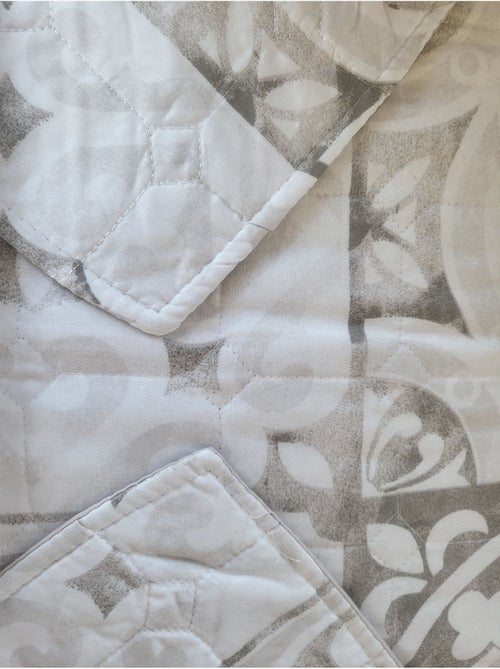 Couvre lit microfibre + taies 240 x 260 cm Persan gris - Kiabi