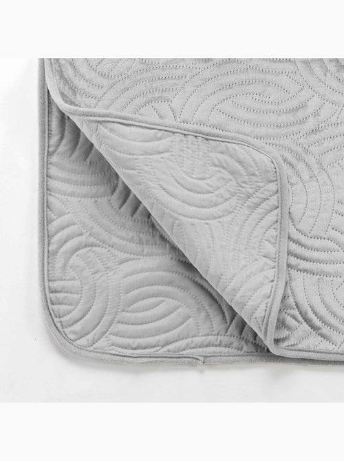Couvre-lit Velours Uni Solange - Beige + 2 housses de coussins 60x60 cm - Kiabi Couvre-lit Velours Uni Solange - Beige + 2 housses de coussins 60x60 cm - Kiabi