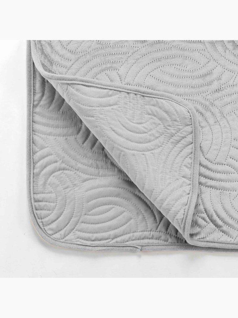 Couvre-lit Velours Uni Solange - Beige + 2 housses de coussins 60x60 cm Gris - Kiabi