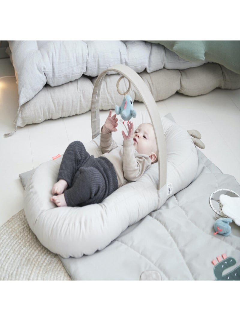 Cozy lounger avec arche d'activité Raffi en coton biologique Mauve - Kiabi